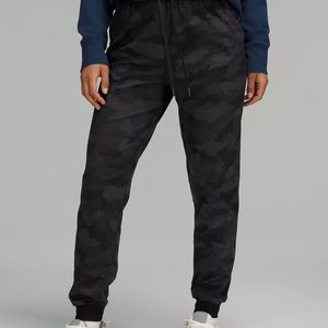 Black and gray lululemon joggers